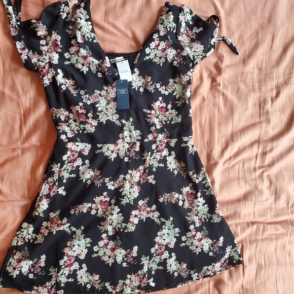 Abercrombie \u0026 Fitch Dresses | Abercrombie \u0026 Fitch Tie Sleeve Mini Dress | Color: Black | Size: L | Angief222's Closet